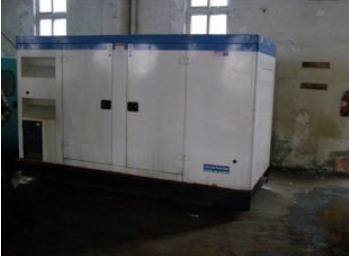 新兴镇康明斯150kw大型柴油二手发电机组