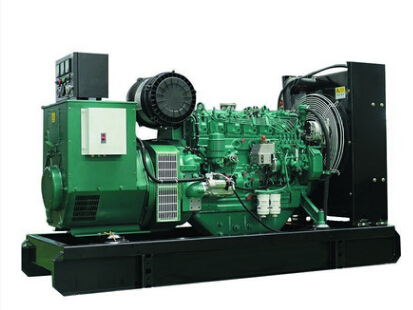 新兴镇上柴200kw大型柴油二手发电机组